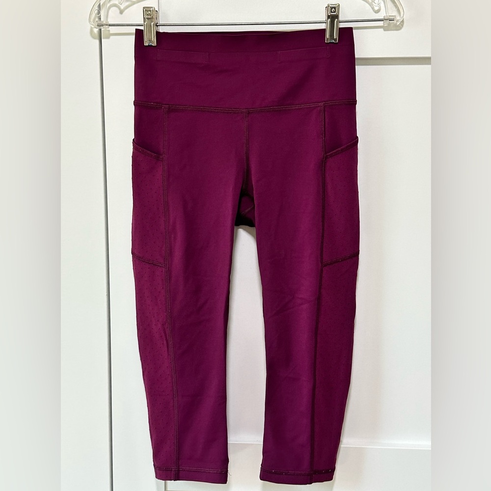 Lululemon Burgundy Cropped Leggings – Size 4